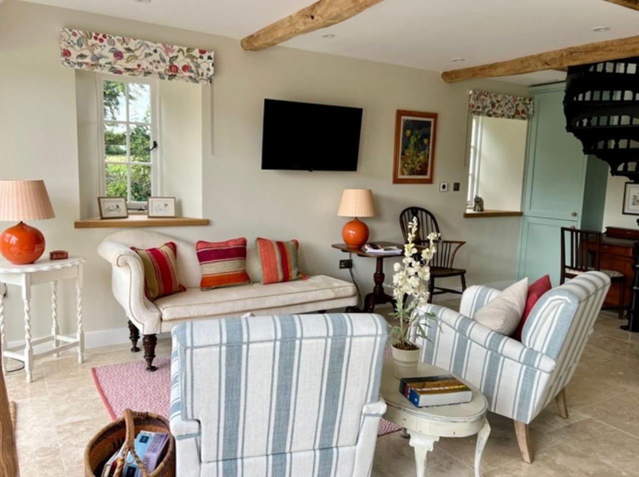 Idyllic Secluded Hideaway With Countryside Views On The Edge Of The Cotswolds Villa Hailey Dış mekan fotoğraf