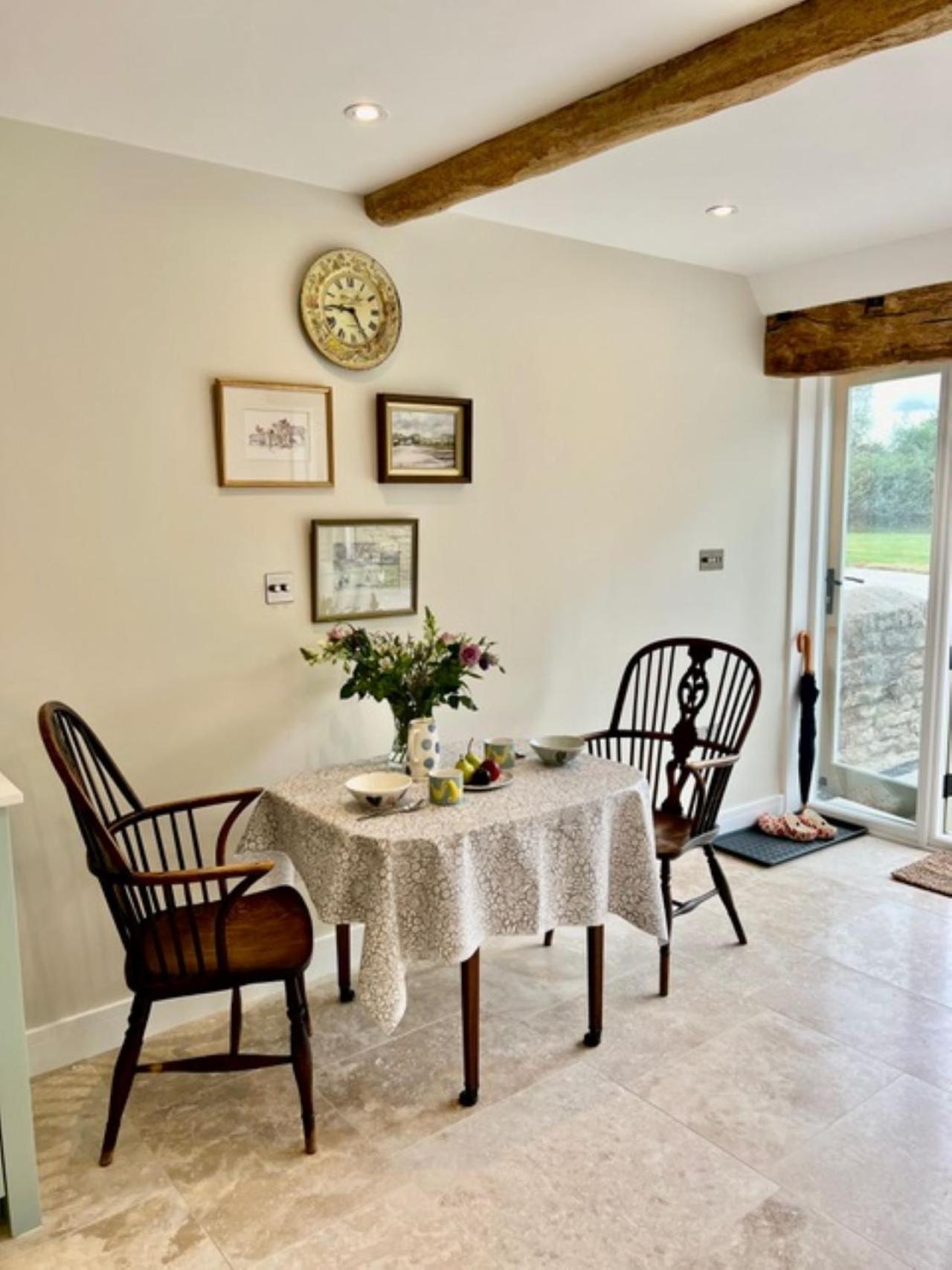 Idyllic Secluded Hideaway With Countryside Views On The Edge Of The Cotswolds Villa Hailey Dış mekan fotoğraf